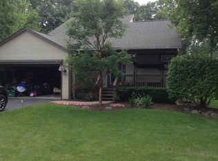 891 Dunreath Rd, Wolverine Lake, MI 48390