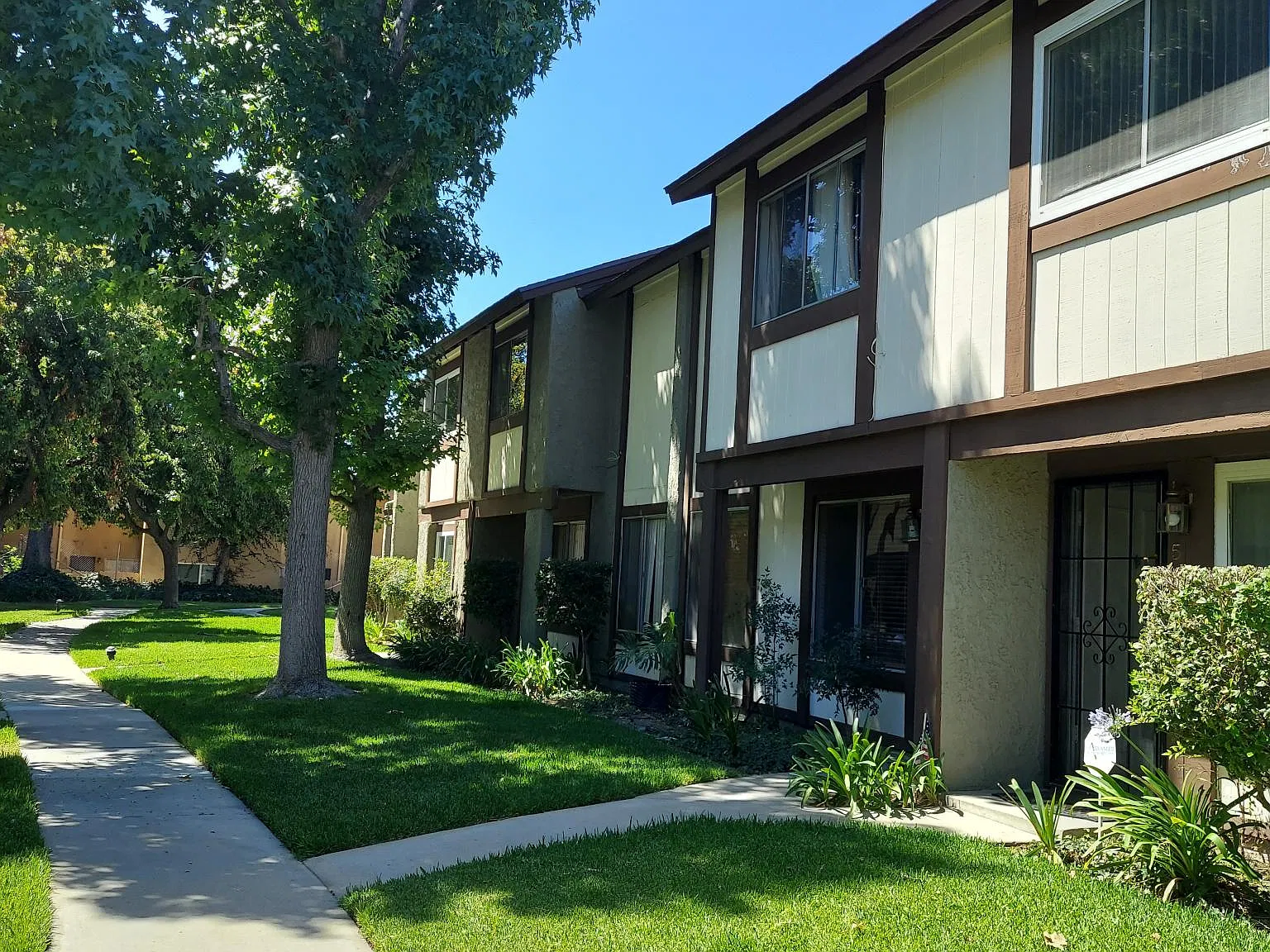 Archwood St, Reseda — Photo 1