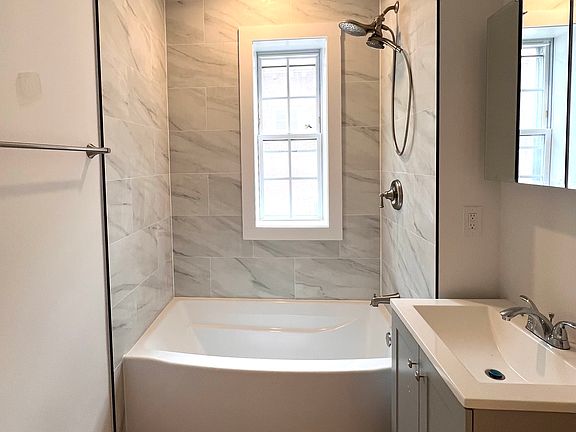 3rd image of 2 Maryland Ave #01dfed732