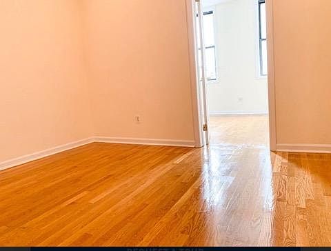 3rd image of 114 E 1st St APT 20