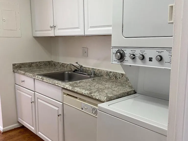 6998 Hanover Pkwy #3 — Photo 9