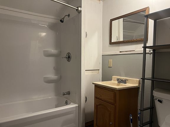 5th image of 216 N Chestnut St #B