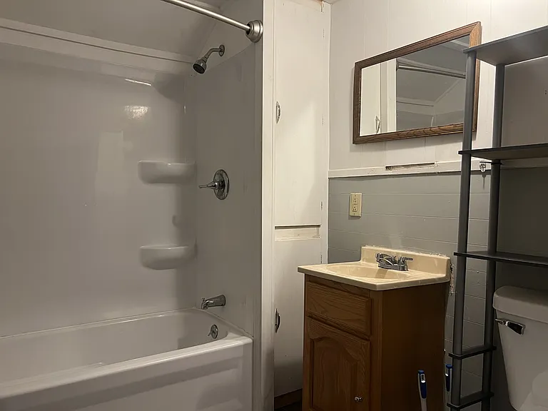 216 N Chestnut St #B — Photo 5