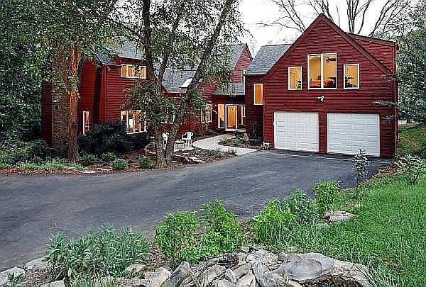 9206 White Chimney