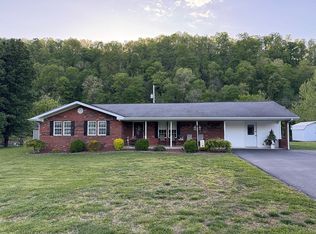 915 Lakeside Dr, Jackson, KY 41339