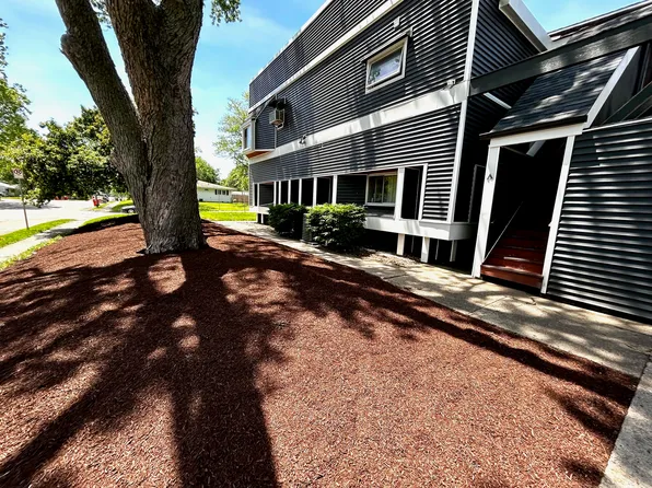 302 Buena Vista Dr APT A, Champaign, IL 61820