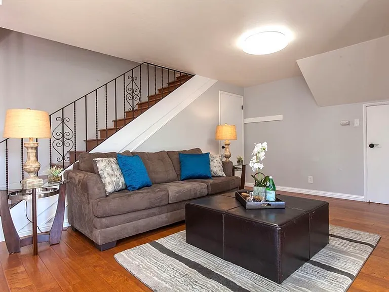 1033 Fountain St — Photo 14