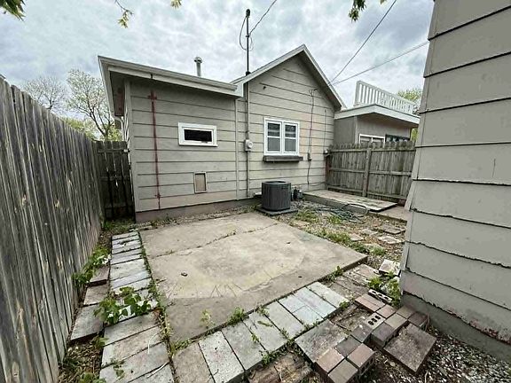 3rd image of 2202 D Ave