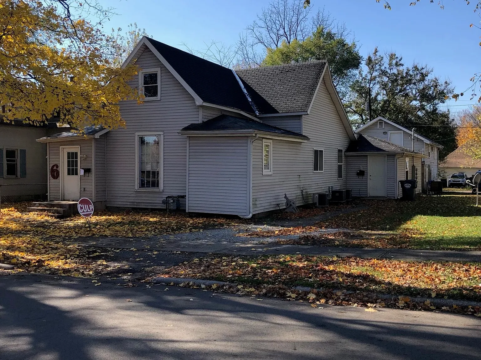 AND: College: 613: Triplex and House - — Photo 4