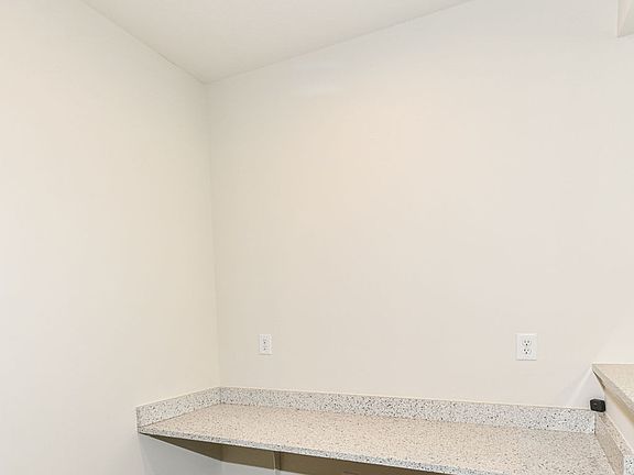 4th image of 5465 Dunhaven Rd