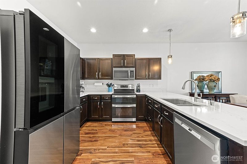 4th image of 19417 91st Avenue E