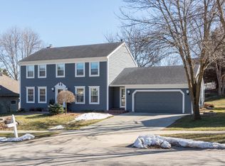 1920 Folwell Dr SW, Rochester, MN 55902