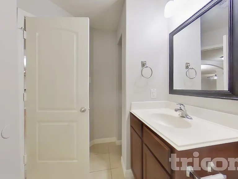 22719 Klingamans Way — Photo 12