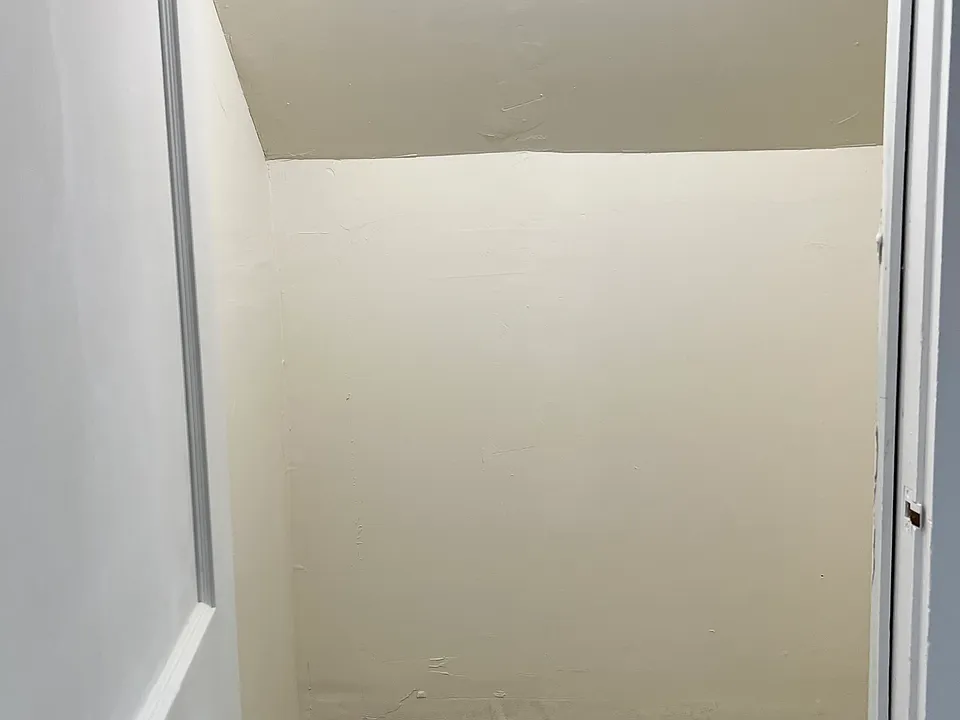 Closet 2 out of 5