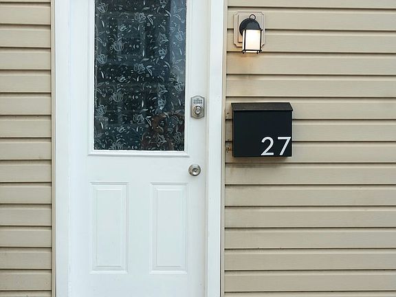 Welcome to 27 W Orange St!!