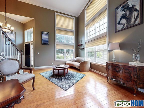 2nd image of 1318 Geneva Ln