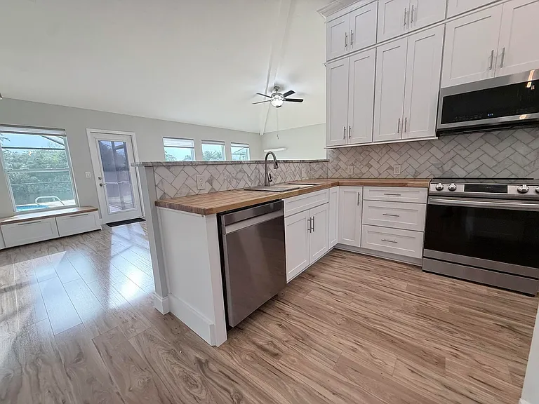 3786 Sierra Dr — Photo 17