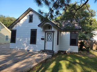 408 Avenue D, El Campo, TX 77437