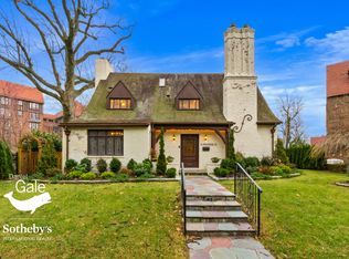 5 Dartmouth St, Forest Hills Gardens, NY 11375