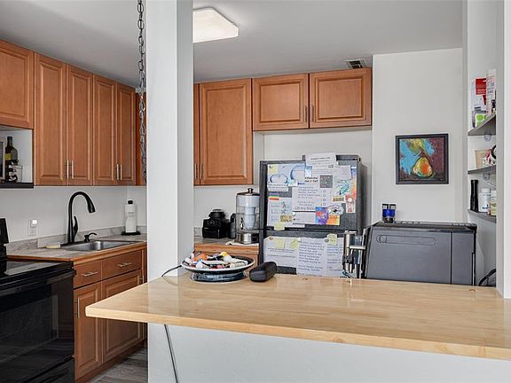 4th image of 841 4TH AVENUE N #38