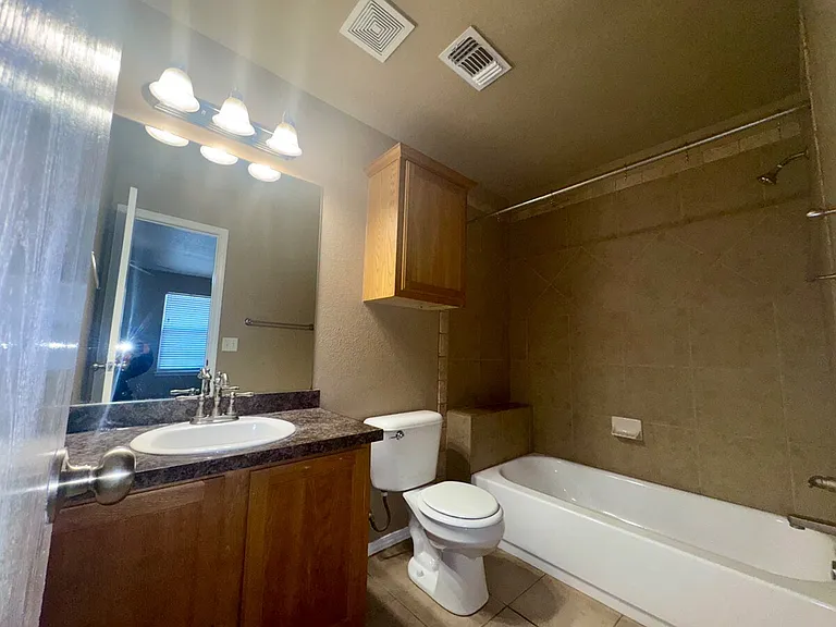 421 Sterling Pointe Way — Photo 10
