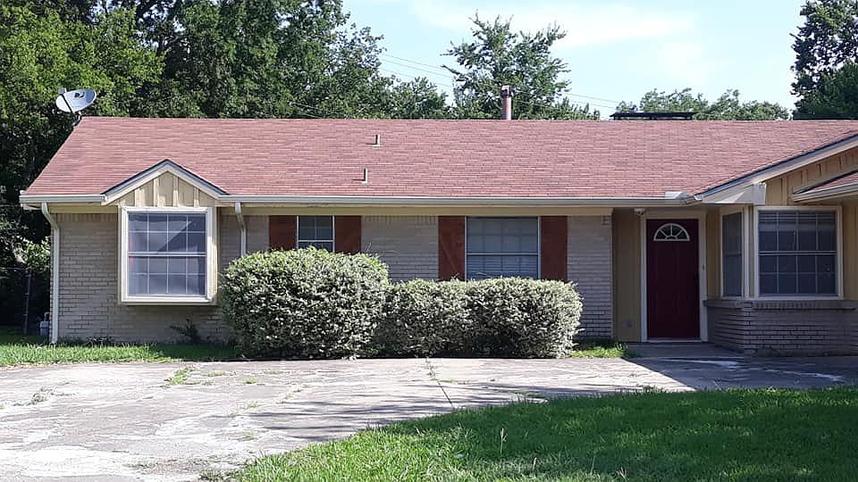 1st image of 1309 E Windsor Dr