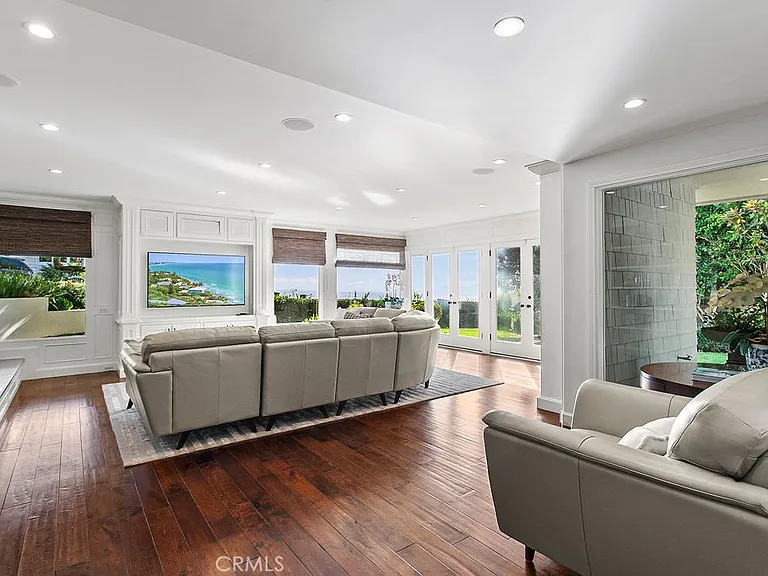 1010 Emerald Bay — Photo 38