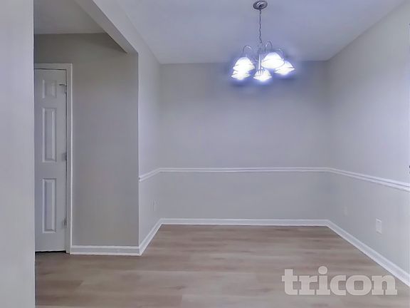 4th image of 1436 Little Creek Dr