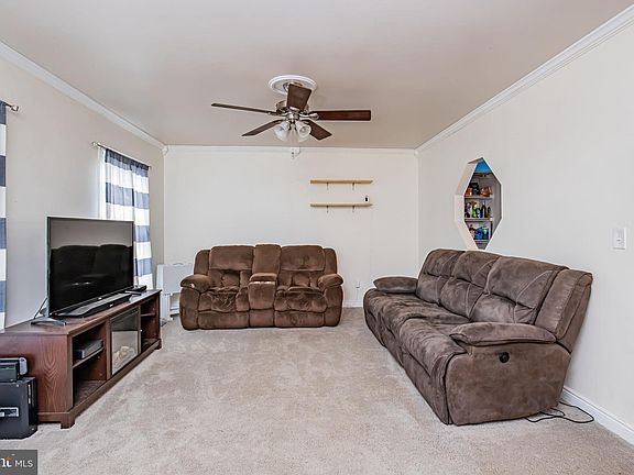 5th image of 11406 Warner Dr