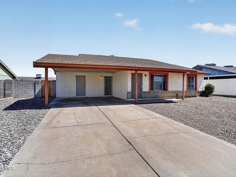 6320 W Carol Ave — Photo 2