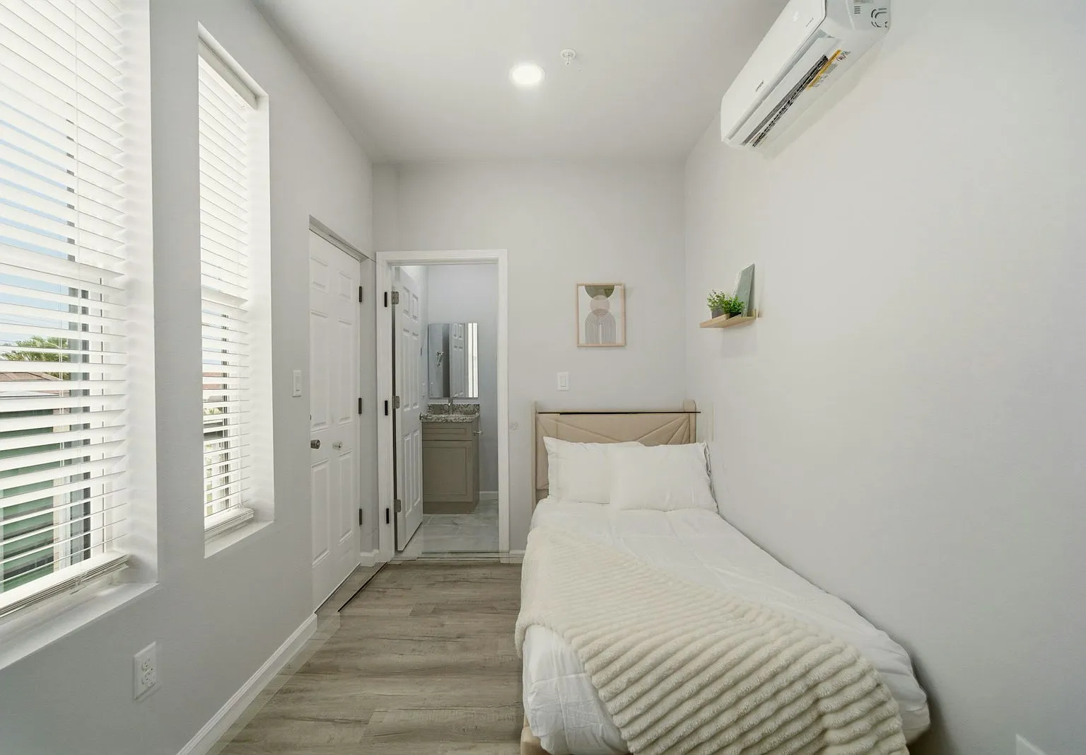 715 28th Street, Unit G — Photo 3