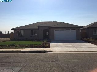 1813 S Greene St, Dinuba, CA 93618