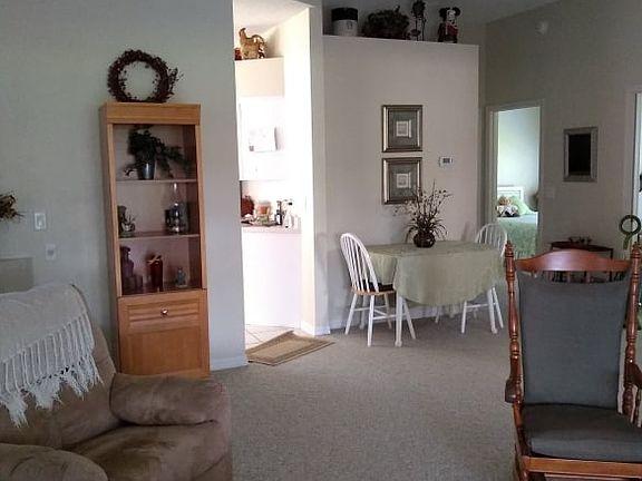 4th image of 5520 Sir Churchill Dr