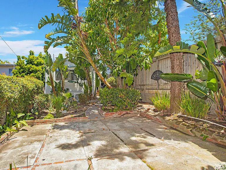 839 Catalina St — Photo 12