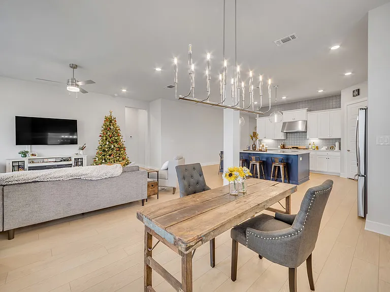 8517 Grenadier Dr — Photo 12