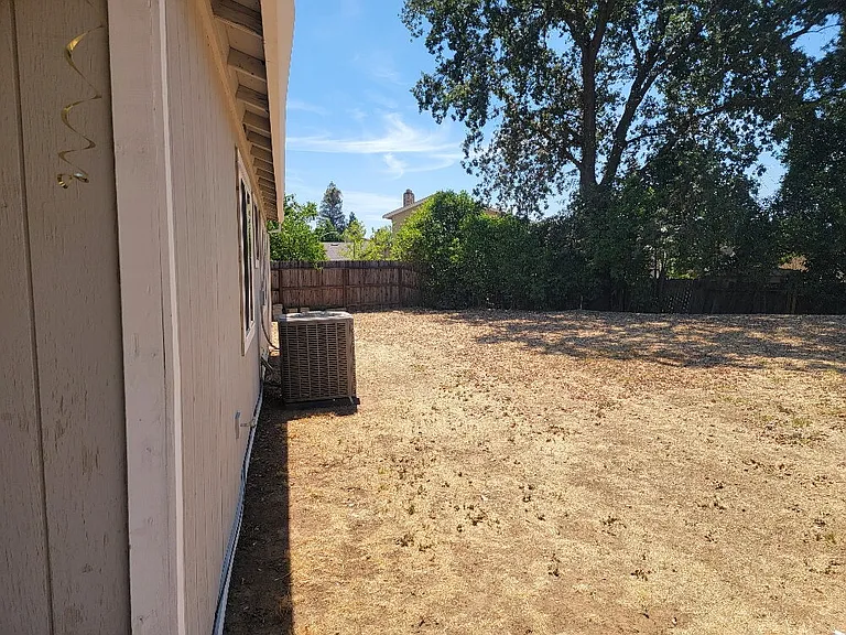 10020 Biscanewoods Way — Photo 20