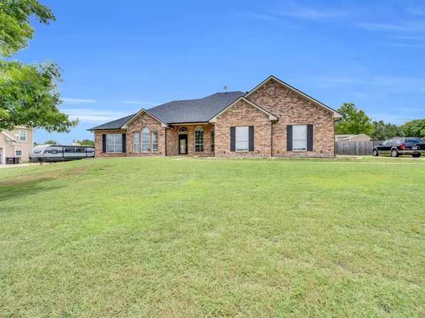 1141 Trophy Ct E, Midlothian, TX 76065