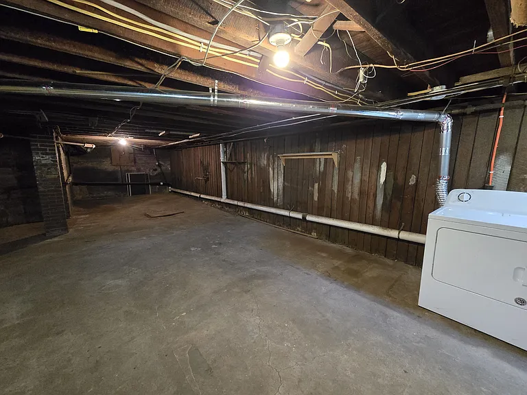 Basement (Private/not shared)