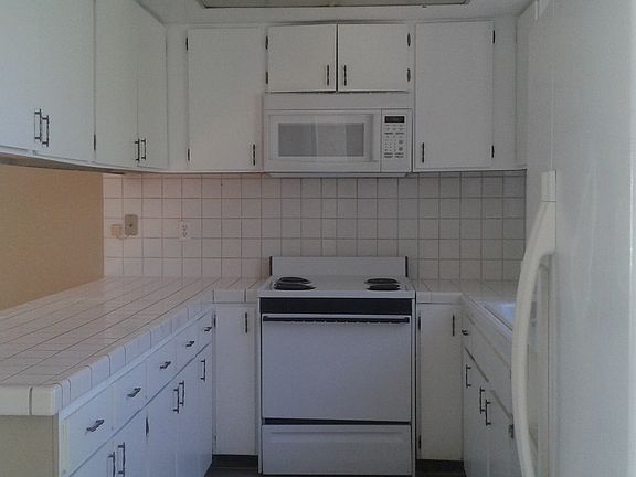 4th image of 3273 Savalli St #6C