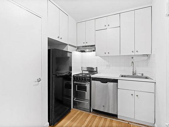 2nd image of 60 9th St APT 641