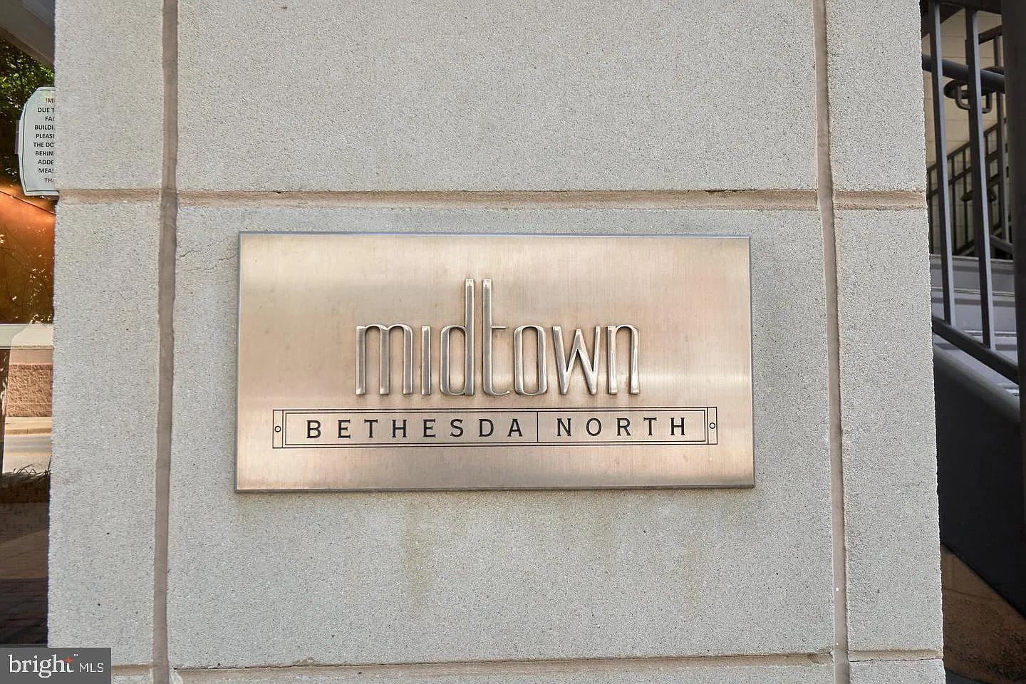 1 bed, 1.0 bath, 885 sqft, $2,600 — Photo 2