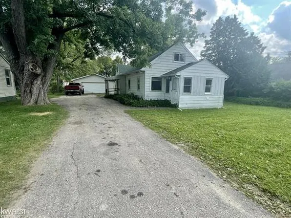 1072 Paul St, Mount Morris, MI 48458