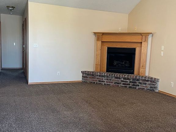 2nd image of 3725 & 3727 W Montclair St #3727