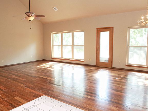 Huge Great Room and Dining Room with hardwoods