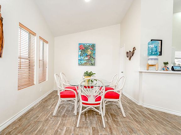 5th image of 213 W Oleander St