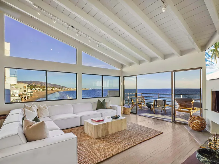 Comfortable seating for connection and unwinding in style.