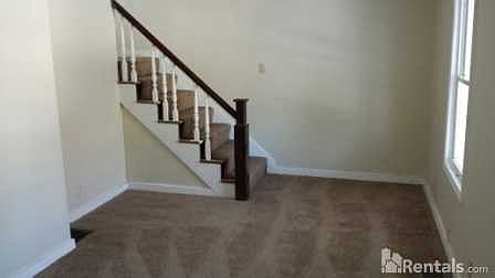 2nd image of 1426 Shingo Ave