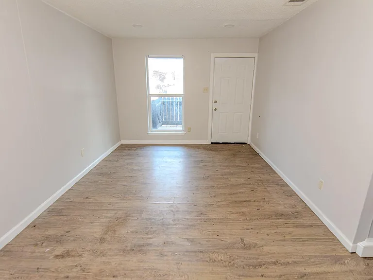 1665 Northwood St — Photo 3