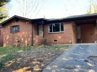 2016 Arlington Pl, Hendersonville, NC 28791