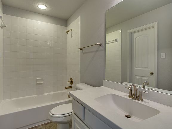 3rd image of 516 Palamedes St